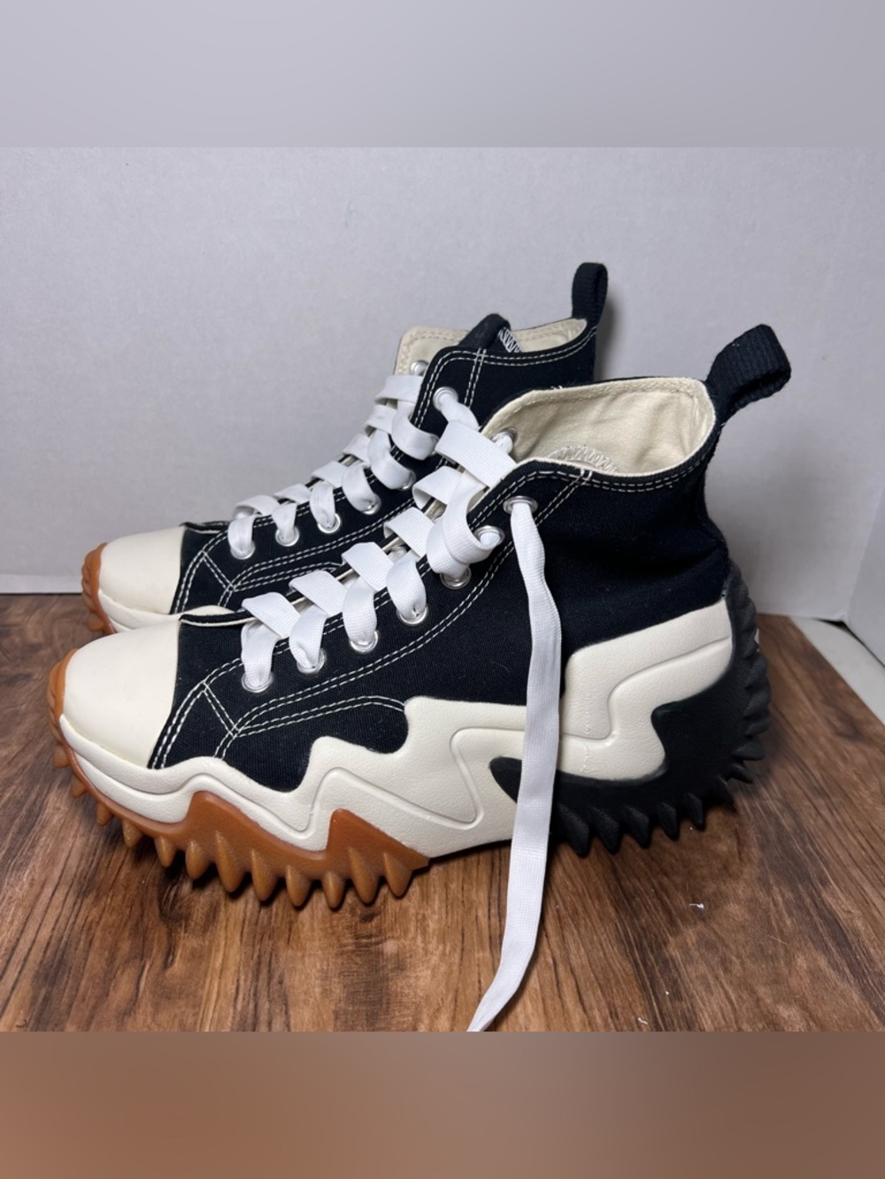 Converse Run Star Motion Black Gum Honey women’s size 7